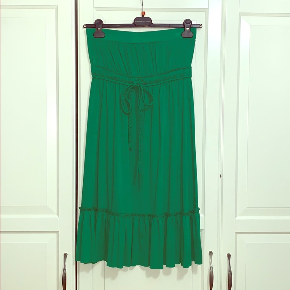 Green strapless dress